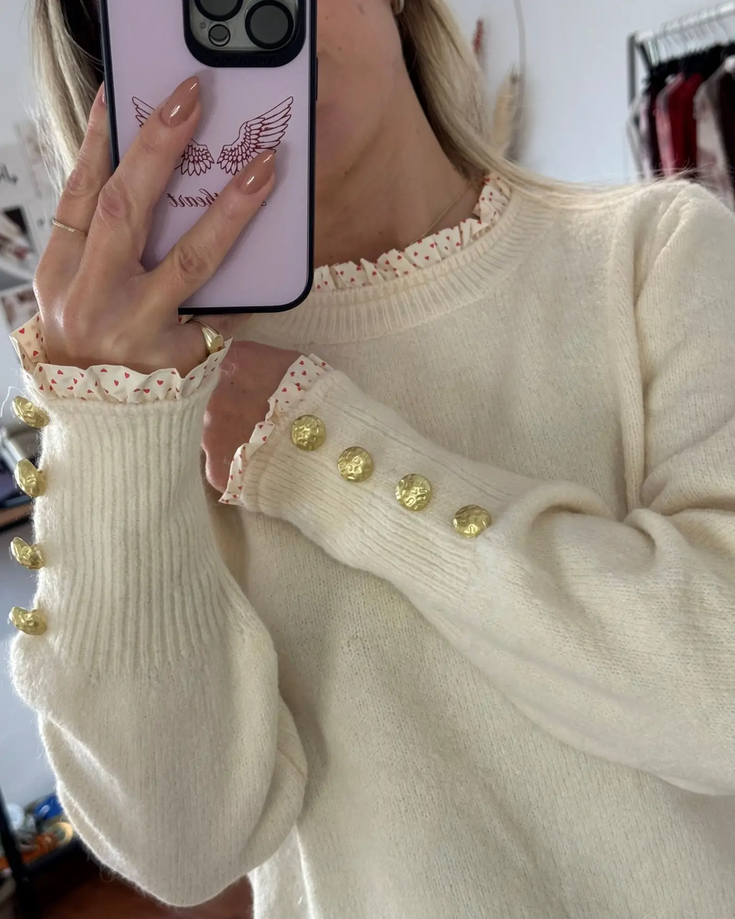 Πλεκτό Amélie Εκρού με Χρυσά Κουμπιά & Καρδούλες - Image 2